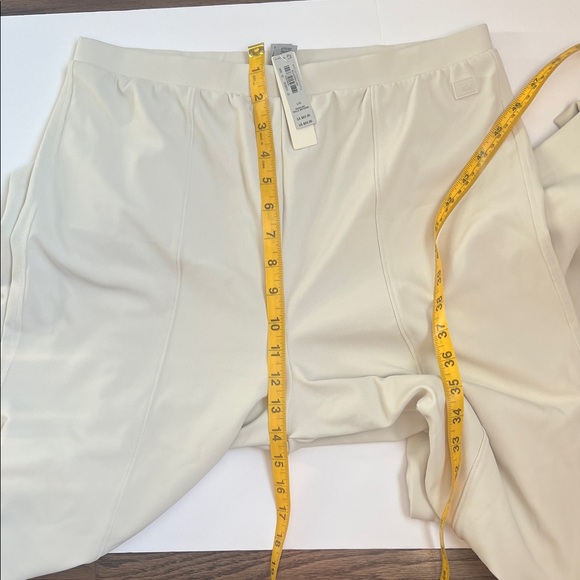 Victoria's Secret Classic Cream Wide Leg Pants - Picture 7 of 15